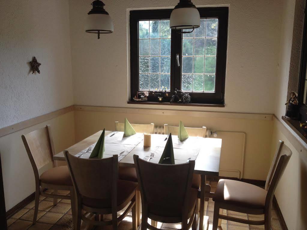 Zur Eiche Hotel Overath Bagian luar foto