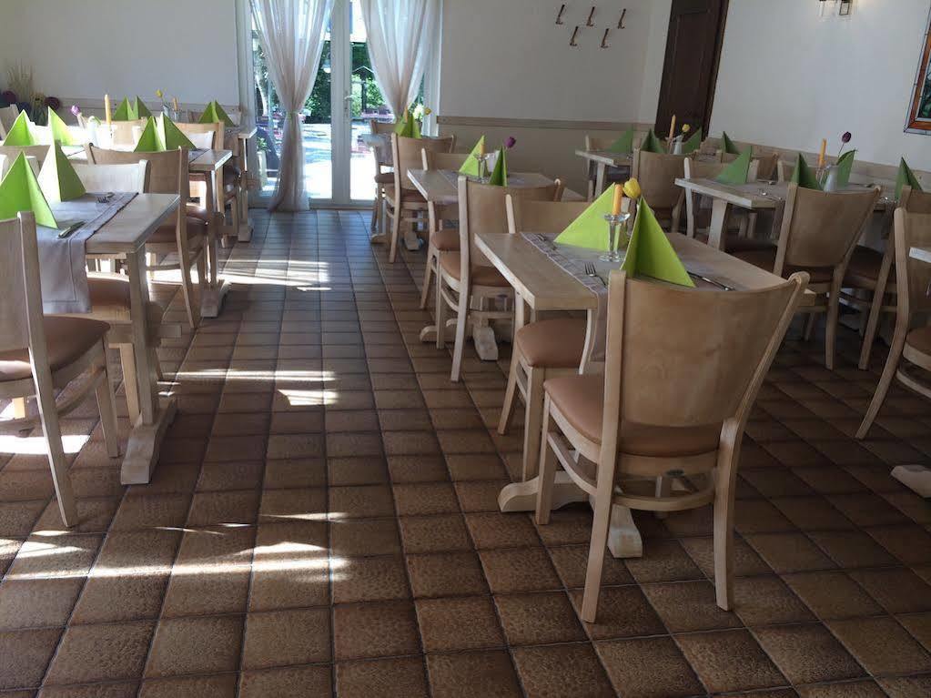 Zur Eiche Hotel Overath Bagian luar foto