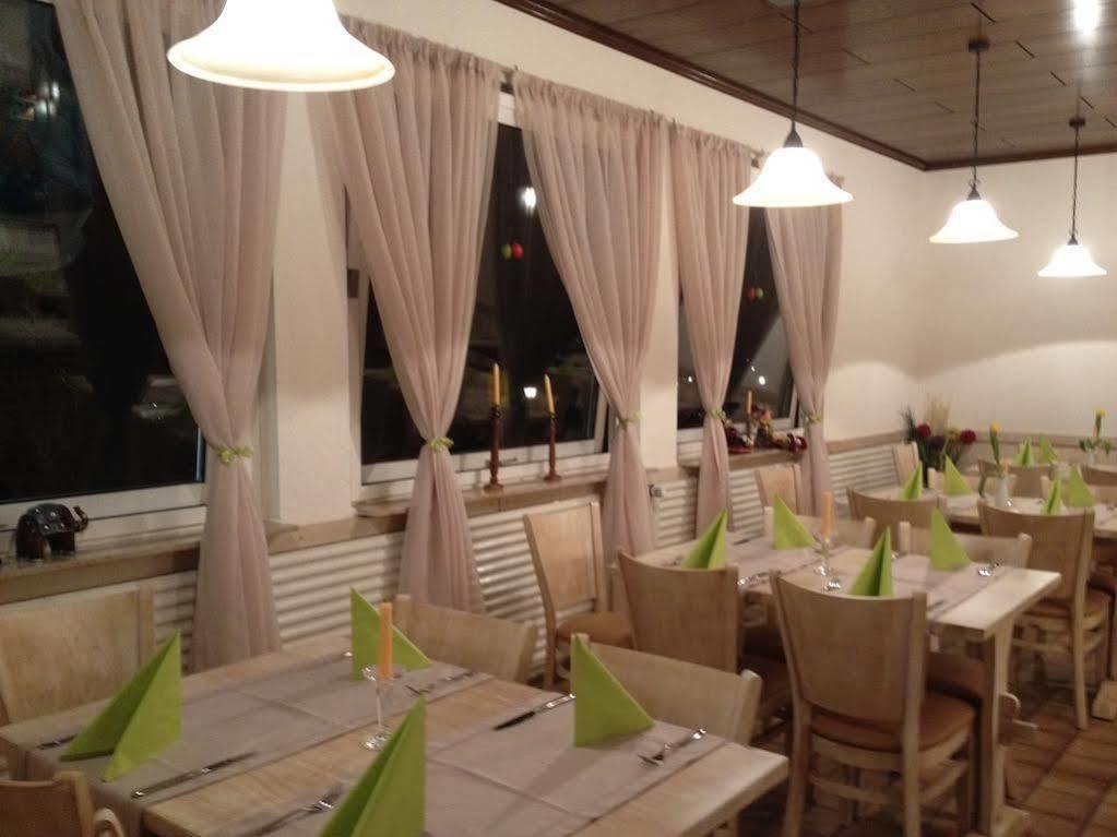 Zur Eiche Hotel Overath Bagian luar foto
